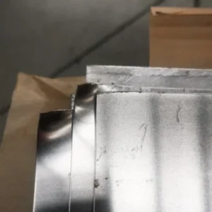 Cenový Hit Poškodený plech zo zliatiny hliníka 3000x1500x1,2mm velký formát, cena za 1ks